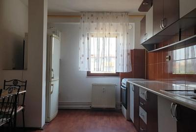 Proprietar, inchiriez apartament cu 3 camere, decomandat, langa Spitalul Jude?ean, strada Uranus. - 1