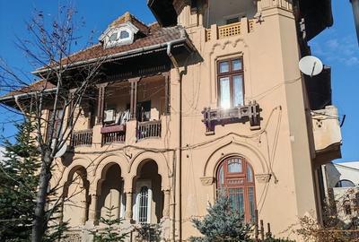 Parter de vila –Aviatorilor | 160 mp | 7 camere | 3 intrări  | Curte - 2