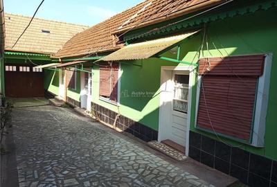 Ciclova, Casa 10 Incaperi, pt 2 Familii, 1439mp Teren - 2