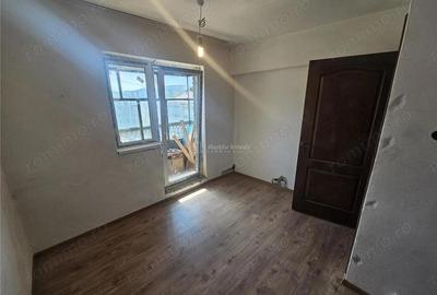Apartament cu 3 camere semidecomandat în Calea Caransebeșului - 9