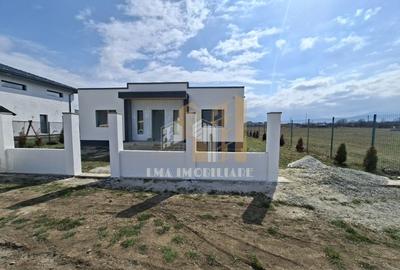Casă individuală cu 4 camere cu Canalizare în Sânpetru - 2
