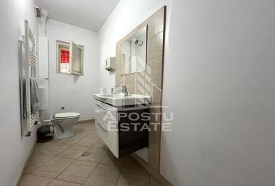 Casa cu 5 camere, 2 bai, pretabila pentru birouri. Girocului - 12