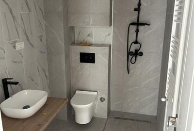 Apartament cu 3 camere semidecomandat, mobilat în Km 5 - 9