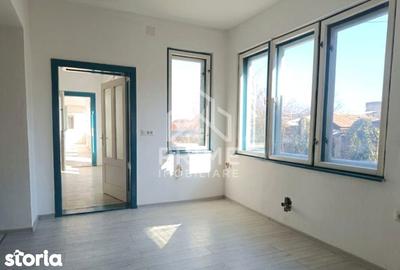 Casă cu 6 camere cu Teren 1100 Mp în Teiu - 2