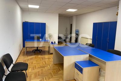 Spatiu comercial central  de vanzare 55 mp utili supravegheat video - 2