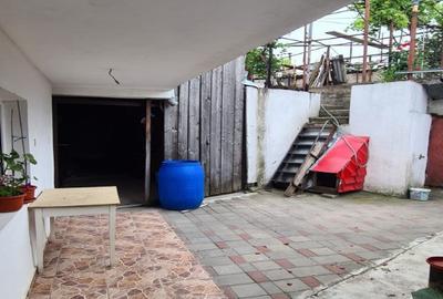 Casă cu 5 camere cu Teren 455 Mp în Central - 8