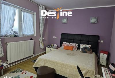 Casă cu 5 camere decomandat cu Teren 7200 Mp în Probota - 12