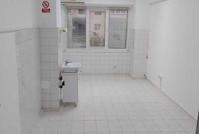 Spațiu comercial, de 20 mp, în Central - 7