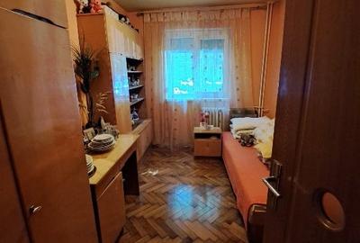 Apartament cu 3 camere semidecomandat, mobilat în Circumvalațiunii - 4