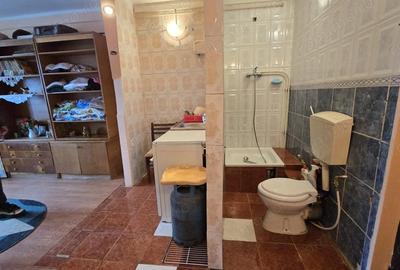 Garsonieră decomandată în Sud