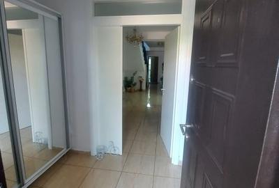 Casă individuală cu 7 camere cu Canalizare în Fundeni - 11