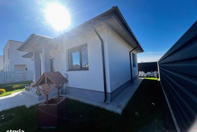 Casă cu 3 camere decomandat în Olteni - 4