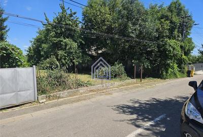 Teren , strada M. Sadoveanu, 7 ari. - 3