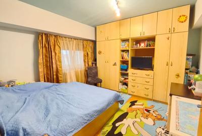 Apartament cu 4 camere -ETAJ INTERMEDIAR- 5 minute Medicina - 5
