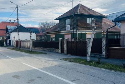 Casă cu 4 camere în Central - 2