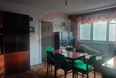 Apartament cu 2 camere de vanzare in Micro 11 Apartament cu 2 camere de vanzare in Micro 11 - 4