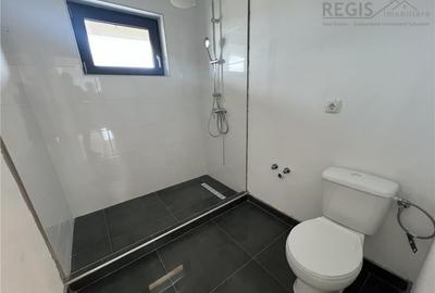 Casă cu 4 camere cu Canalizare în Cristian - 1