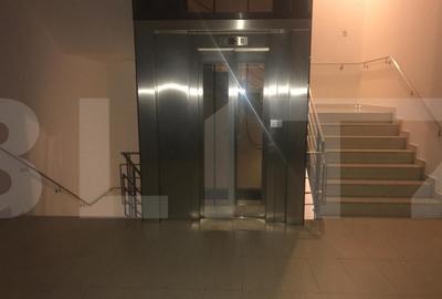 Spațiu comercial, de 420 mp, în Central - 3