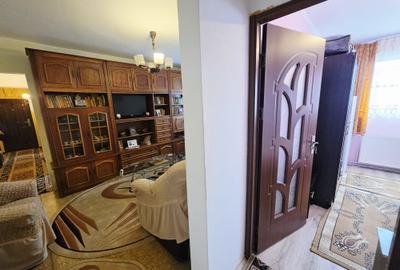 Apartament cu 3 camere semidecomandat, mobilat în Central - 14