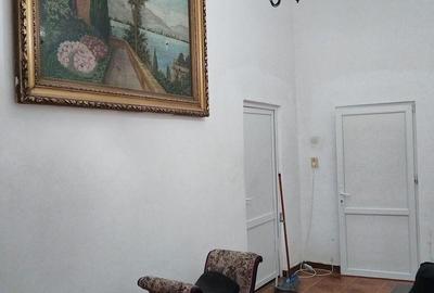 Casă cu 4 camere cu Teren 285 Mp în Central