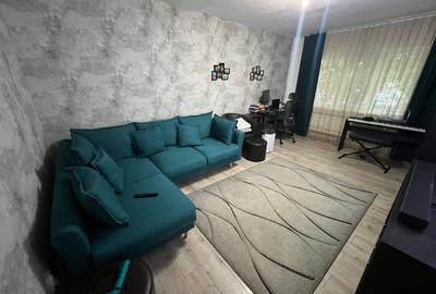 Apartament cu 3 camere decomandat în Girocului