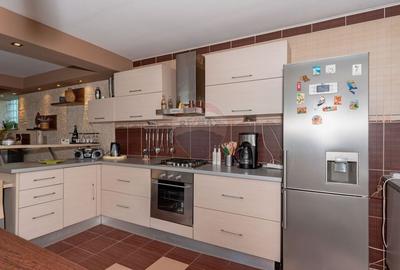 Casa de vanzare in Voluntari, 2 camere, mobilata, loc de parcare - 11