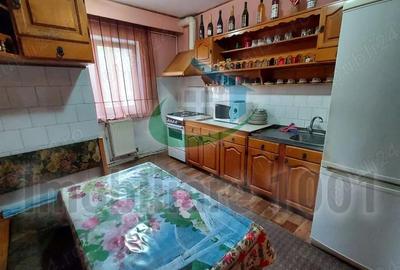 Apartament cu 4 camere decomandat în Ultracentral