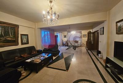 Casă Impresionantă de Vânzare Vitan ideal pentru Locuință sau Business - 2