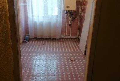 Vând apartament cu 3 camere, garaj și beci - 4