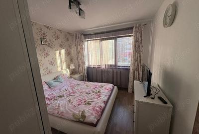 Apartament cu 3 camere semidecomandat în Central - 1