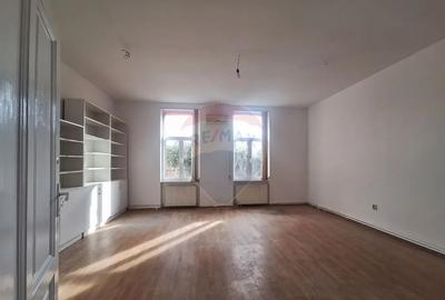 Spațiu comercial, de 15 mp, în Central - 1