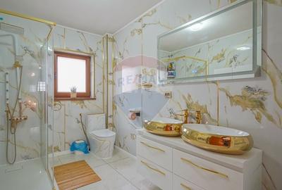 Casă cu 7 camere cu Garaj în Central - 28