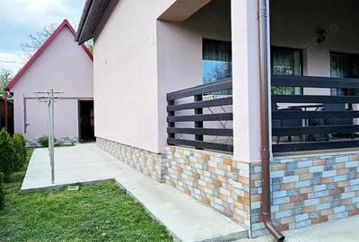 Casă cu 5 camere cu Teren 760 Mp în Sărata - 2
