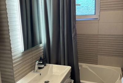 Apartament cu 3 camere semidecomandat în Central - 4