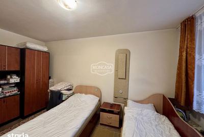 Spațiu comercial, de 85 mp, în Central - 4