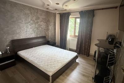 Apartament cu 2 camere decomandat în Micro 20 - 2