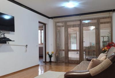 Casă individuală cu 5 camere cu Canalizare în Km 5 - 40