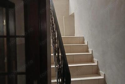 Casă cu 4 camere cu Teren 500 Mp în Bd. Coșbuc - 1