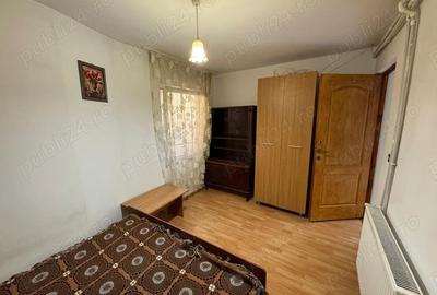 Garsonieră decomandată în 1 Mai