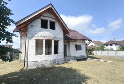 Casa la ro?u 182 mp utili 4 dormitoare + teren 438 mp, zona Orizont - 7