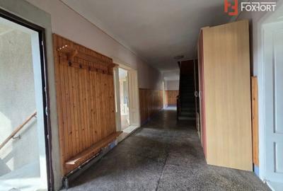 Casă individuală cu 7 camere cu Canalizare în UTA - 7