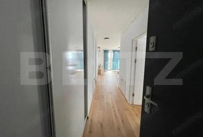 Apartament cu 4 camere decomandat în Europa