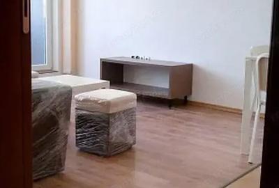 Garsonieră decomandată în Eroii Revoluției - 2