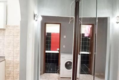 Apartament cu 2 camere decomandat în Micro 17