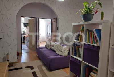 Apartament la curte 3 camere 59 mp pivnita gradina 60 mp Cisnadie - 2