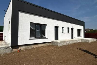 Apartament cu 3 camere semidecomandat în Mânăstirea - 1