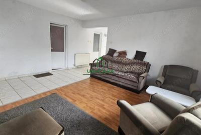 Casă cu 5 camere cu Garaj în Bujoreni - 3