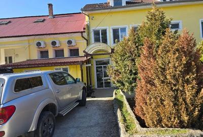Spațiu comercial, de 950 mp, în Central - 11