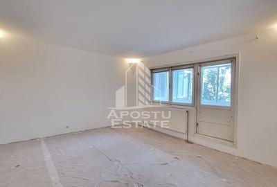 Apartament cu 3 camere decomandat în Aradului
