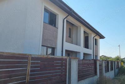 Casă cu 4 camere cu Teren 240 Mp în Berceni